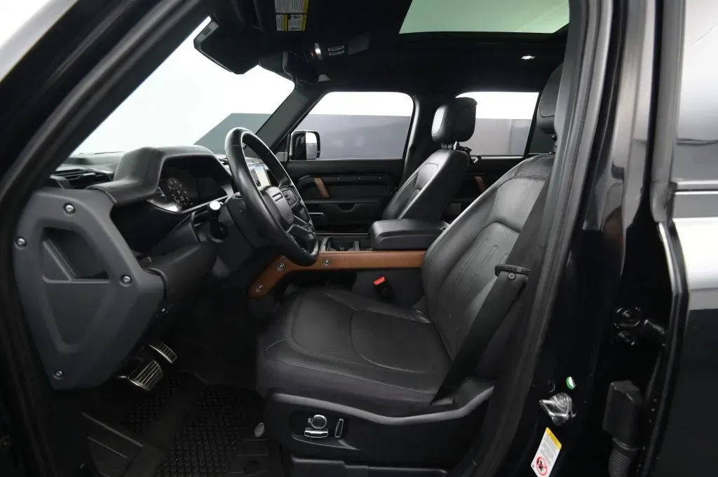 Land Rover Defender photo 41