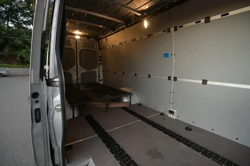 Mercedes-Benz Sprinter photo 23