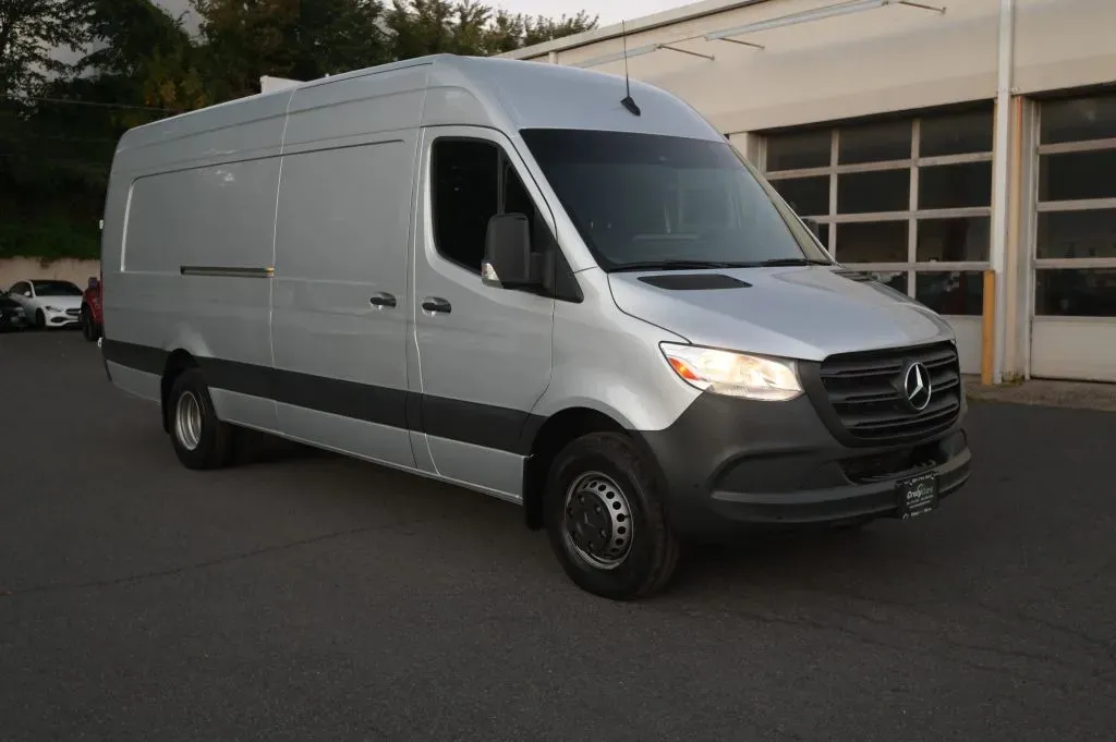 Mercedes-Benz Sprinter photo 7