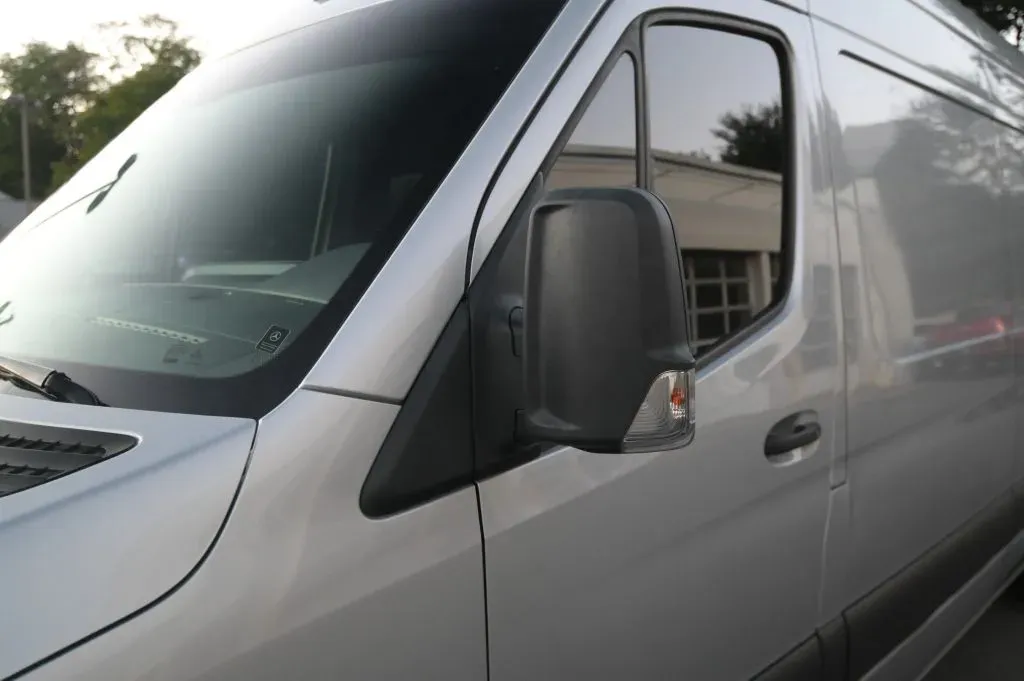 Mercedes-Benz Sprinter photo 11