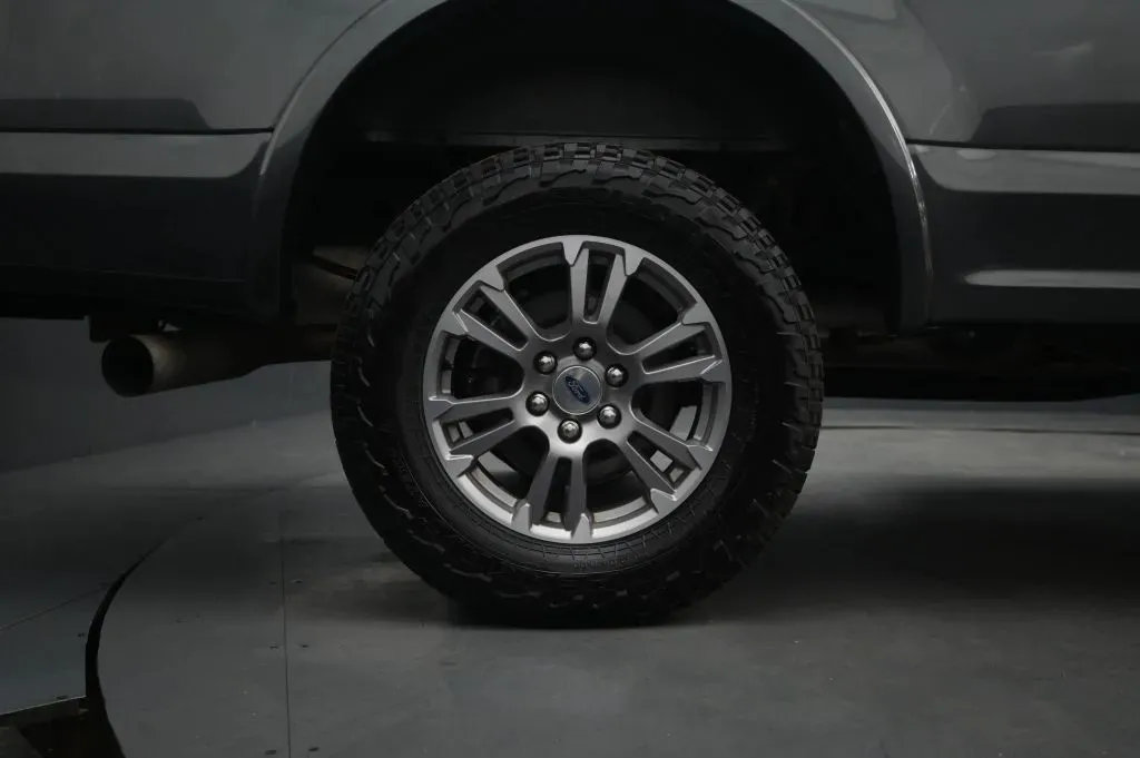 Ford F-150 photo 19