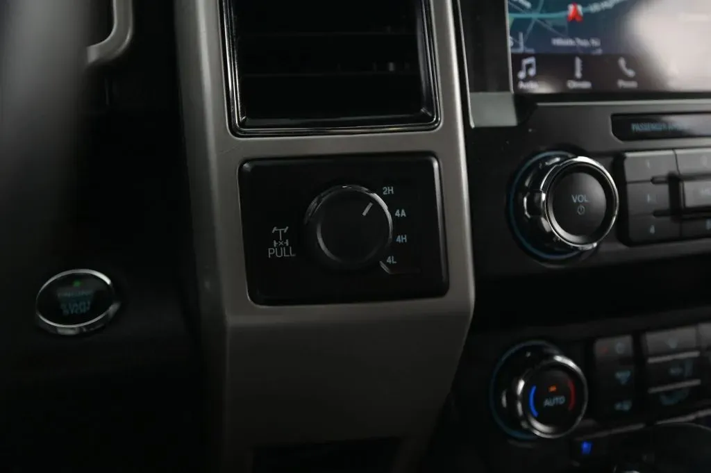 Ford F-150 photo 26