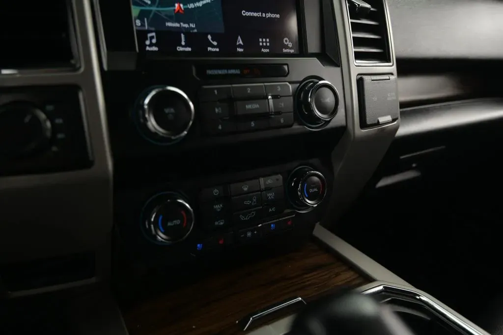 Ford F-150 photo 29