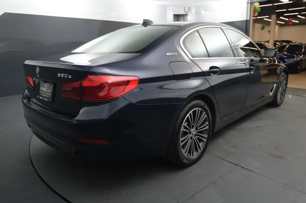 BMW 5 Series photo 5