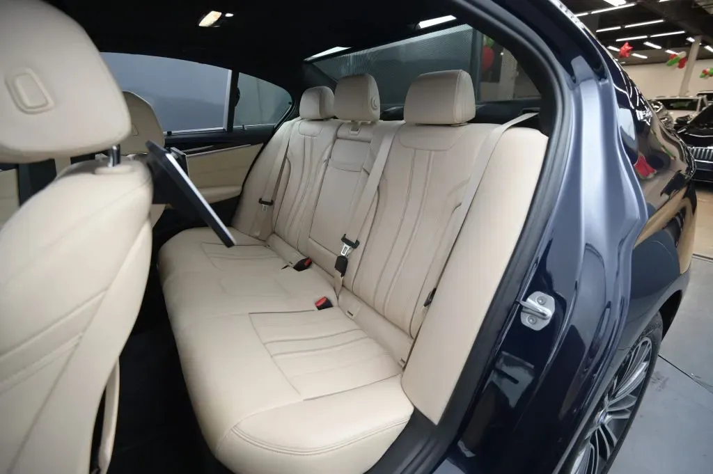 BMW 5 Series photo 44