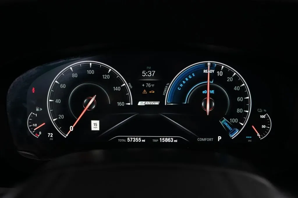 BMW 5 Series photo 22