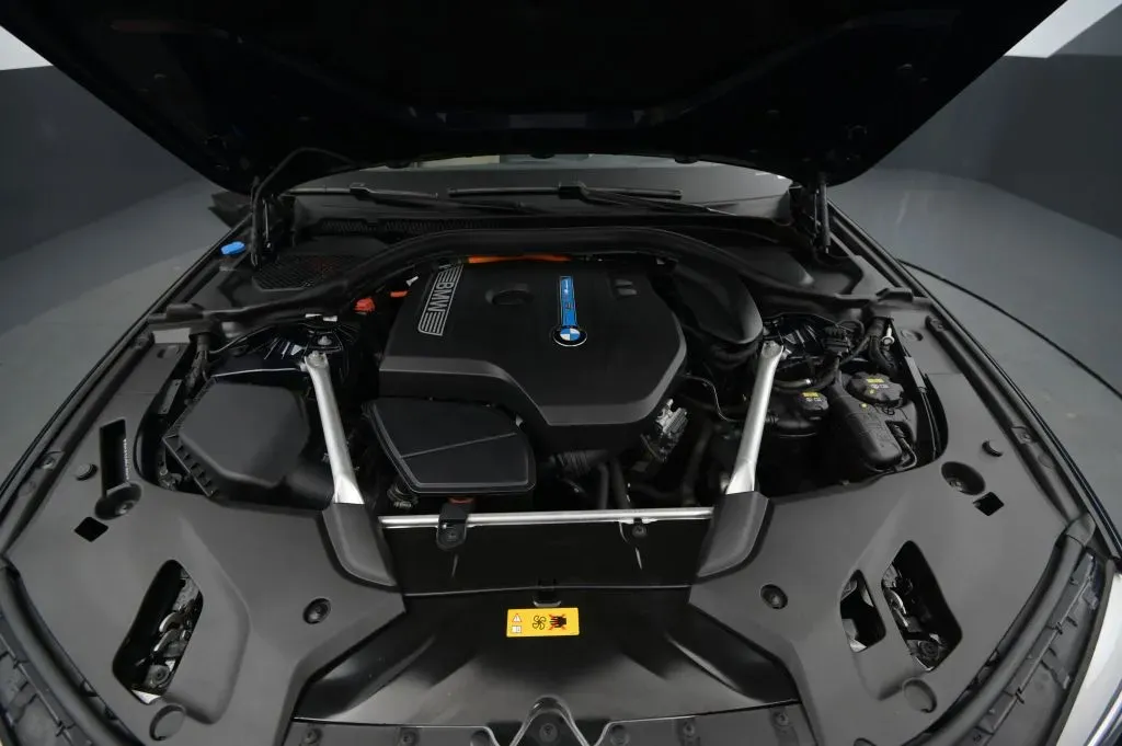 BMW 5 Series photo 20