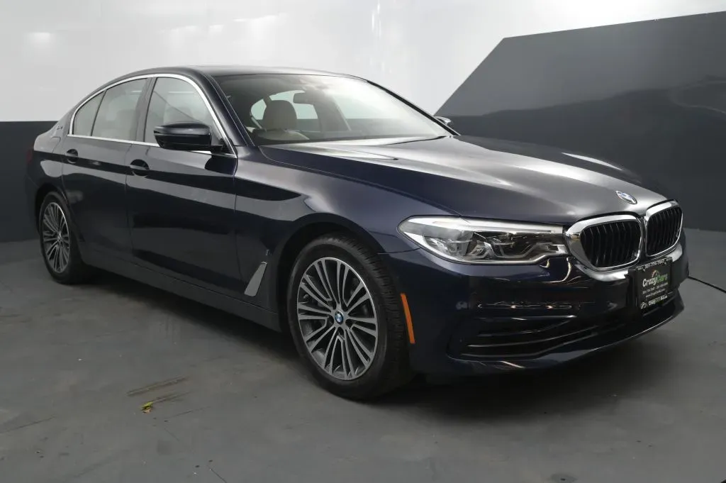 BMW 5 Series photo 7