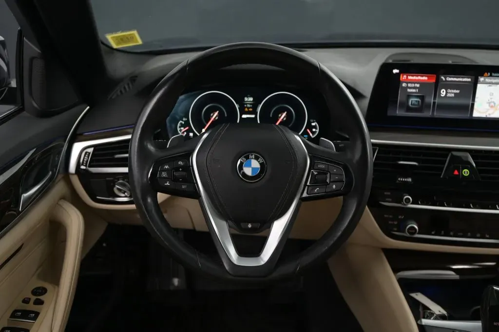 BMW 5 Series photo 36