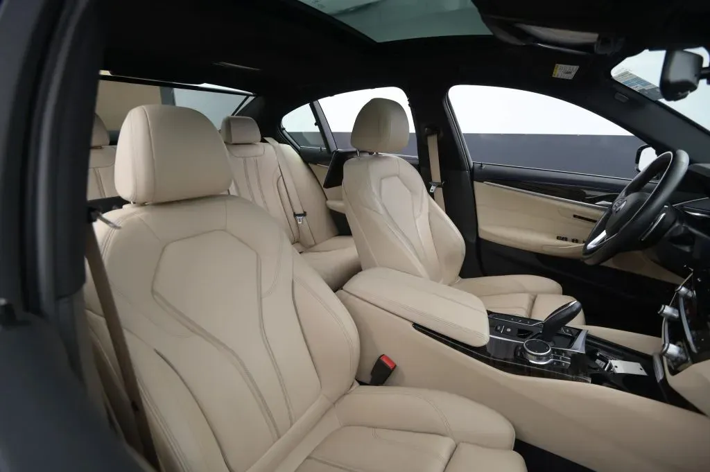 BMW 5 Series photo 50