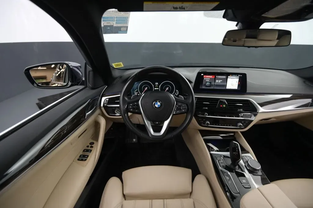 BMW 5 Series photo 35