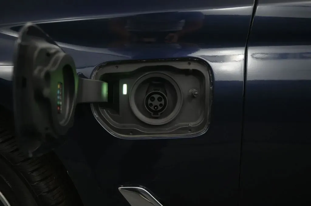 BMW 5 Series photo 11