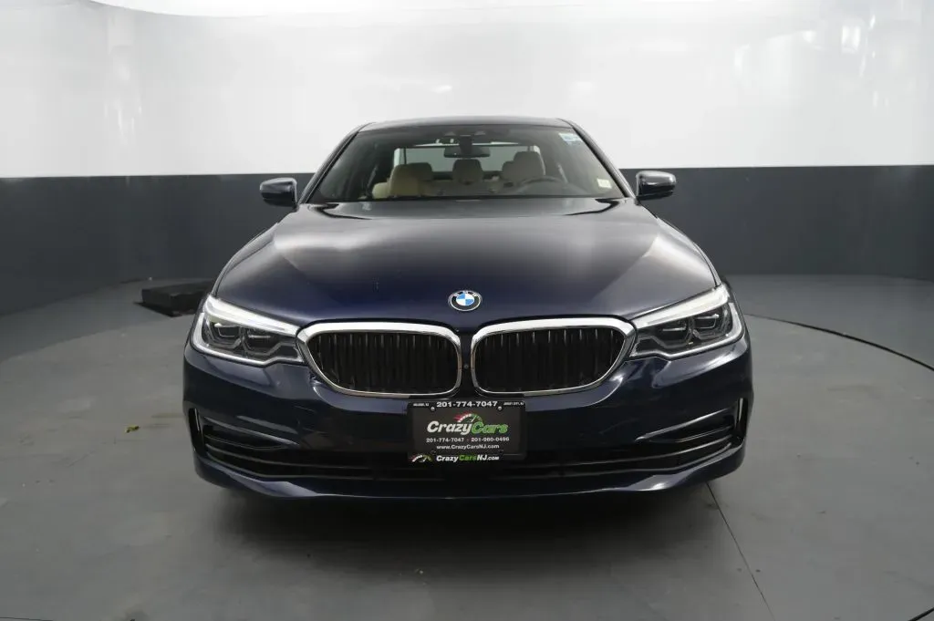 BMW 5 Series photo 8