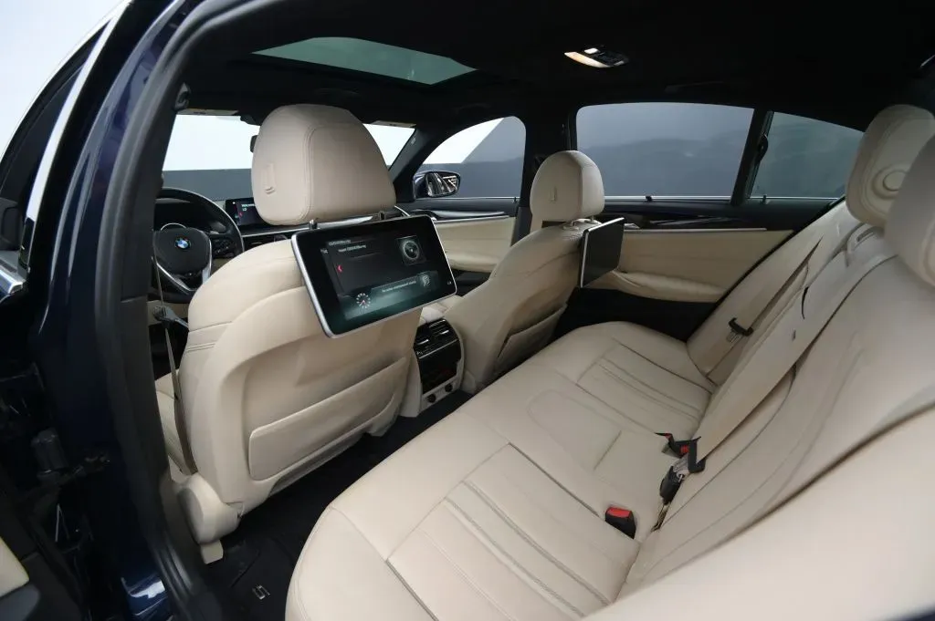 BMW 5 Series photo 42