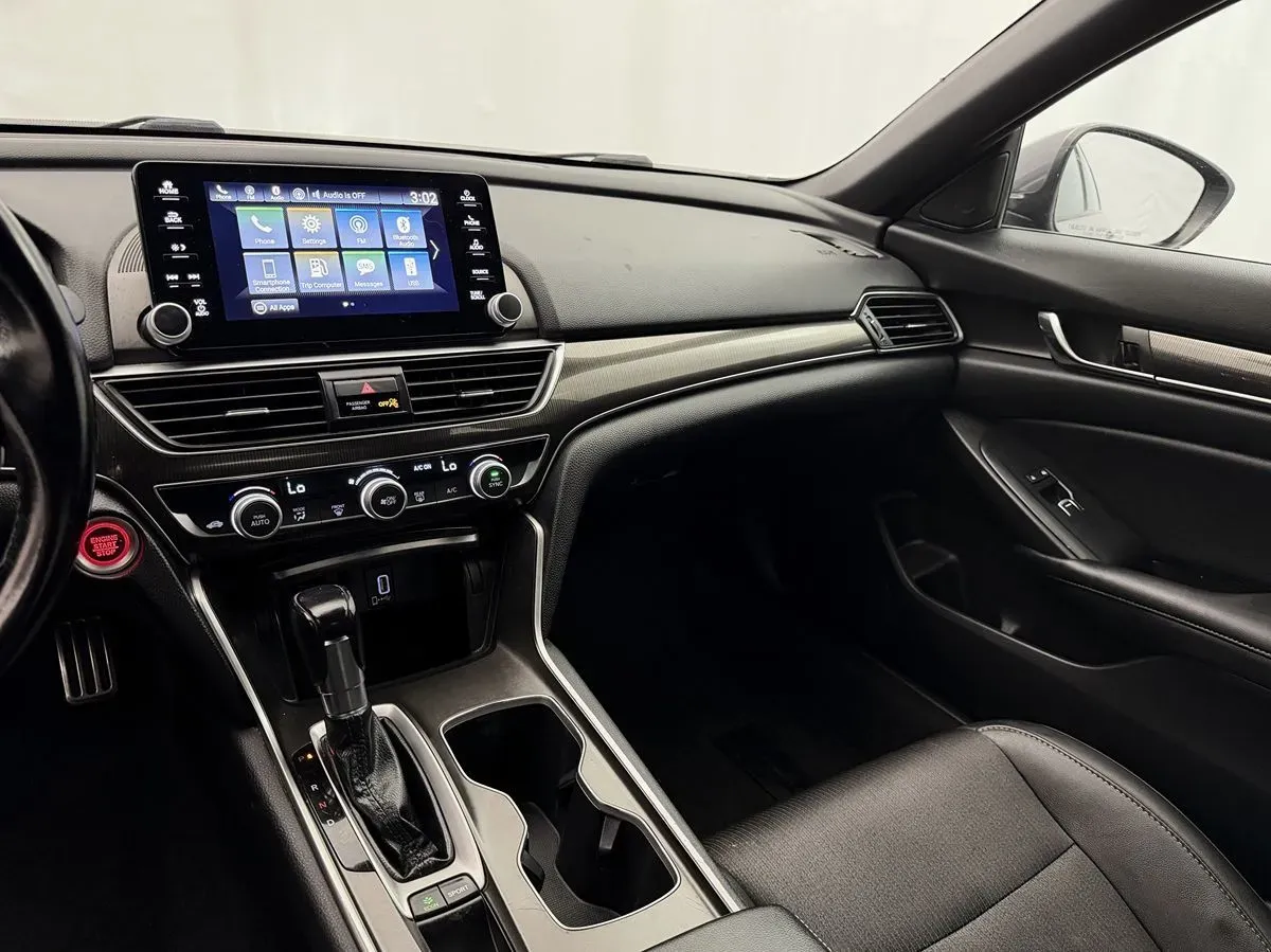 Honda Accord photo 15