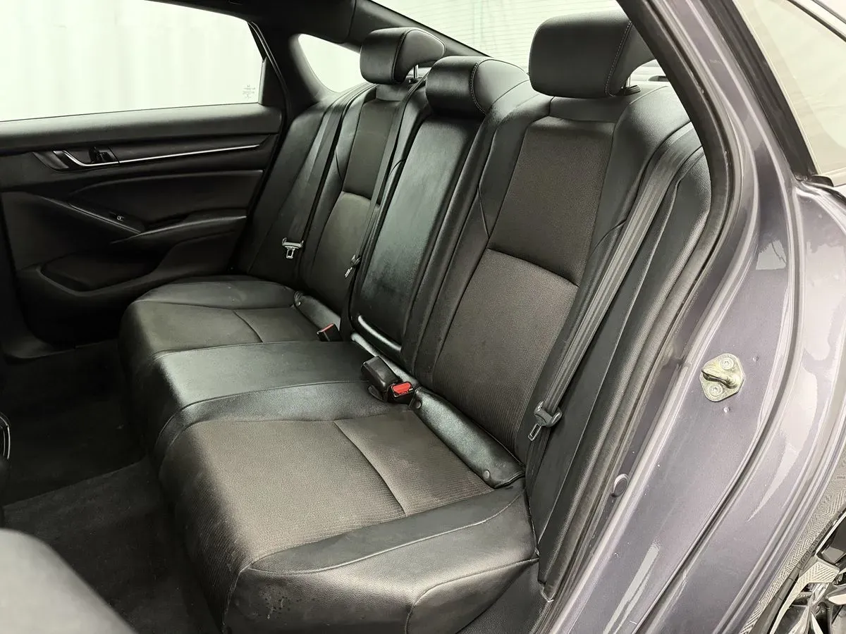 Honda Accord photo 26