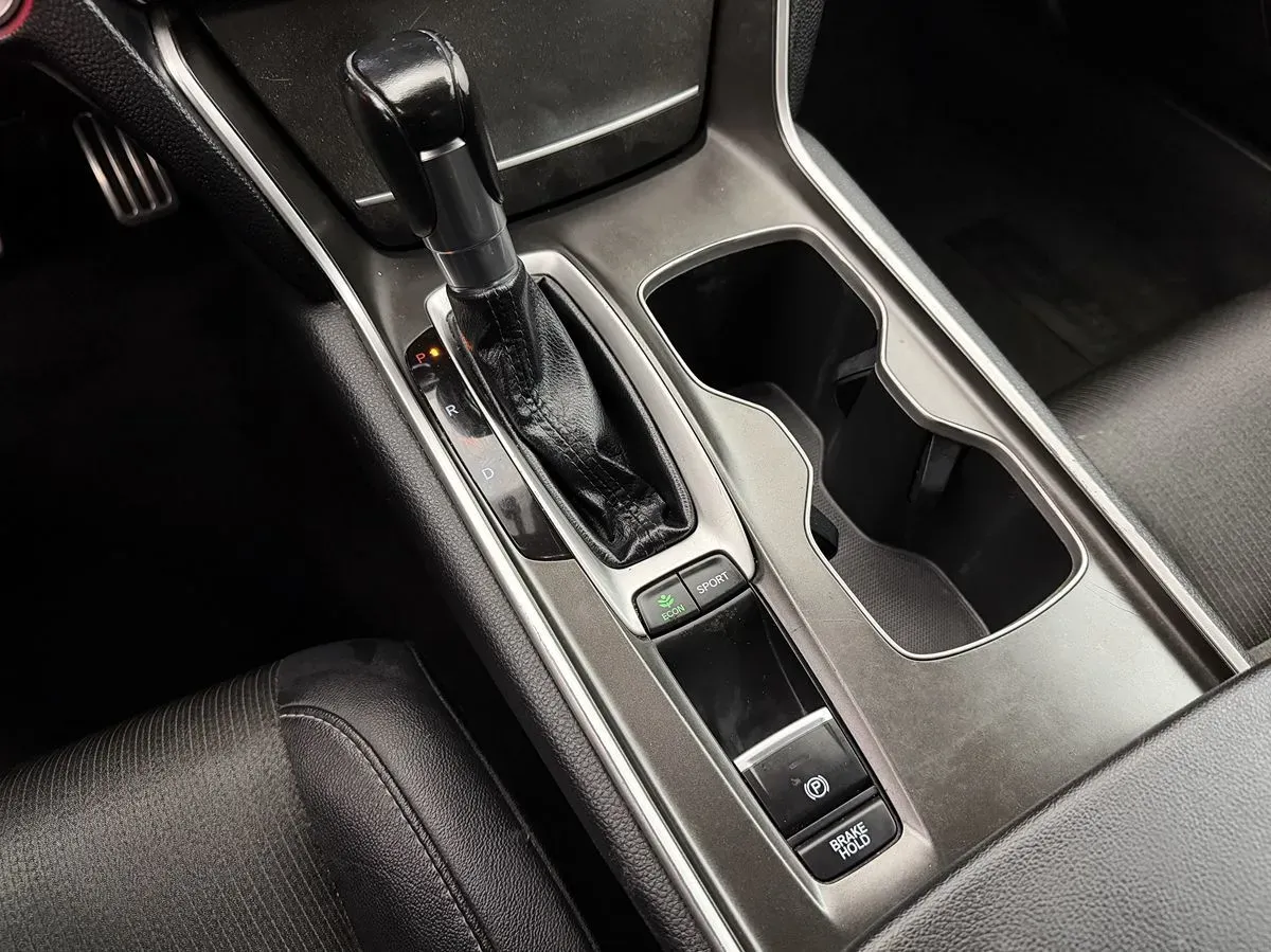 Honda Accord photo 25