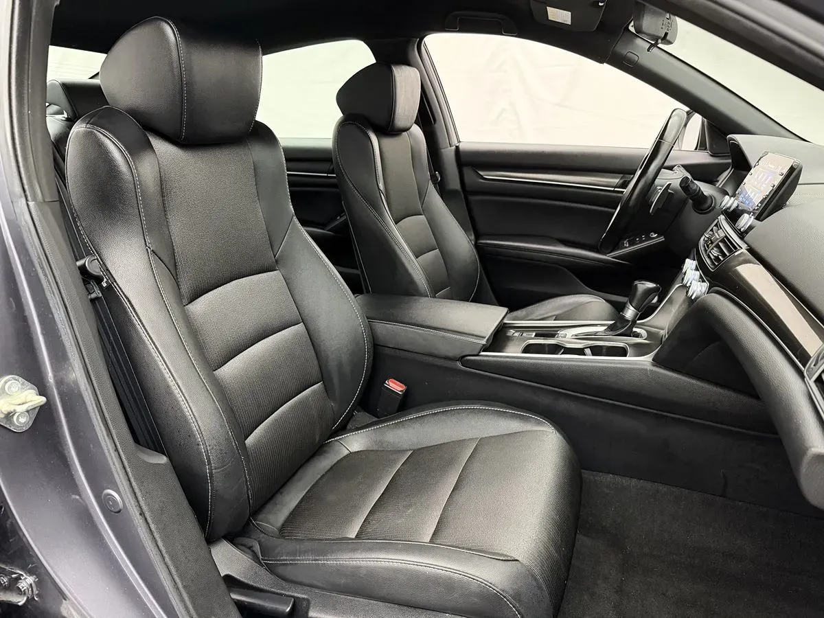 Honda Accord photo 28