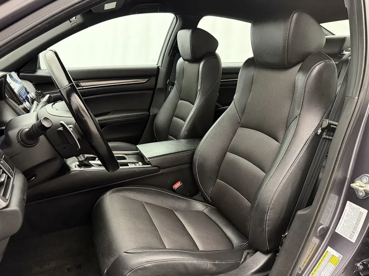 Honda Accord photo 9