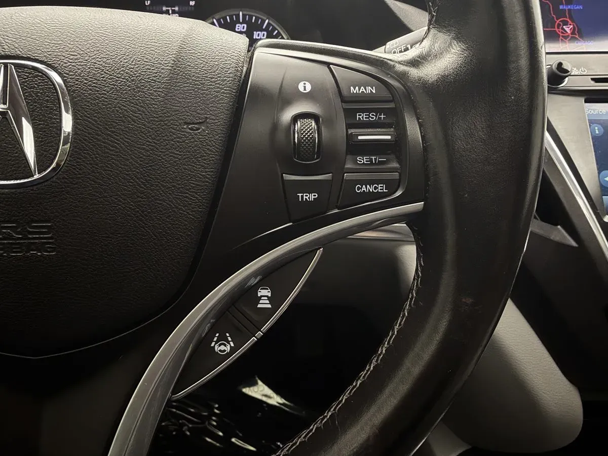 Acura MDX photo 14