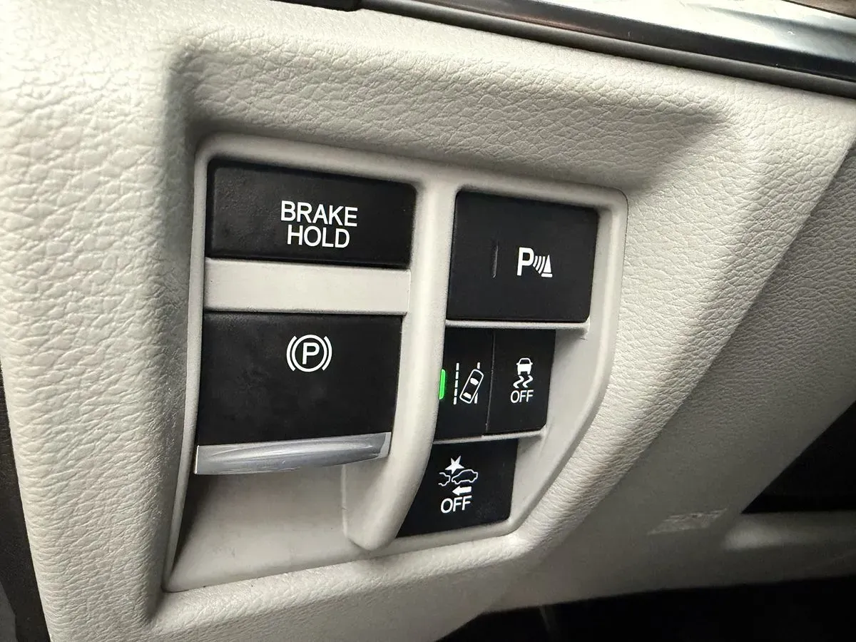 Acura MDX photo 17