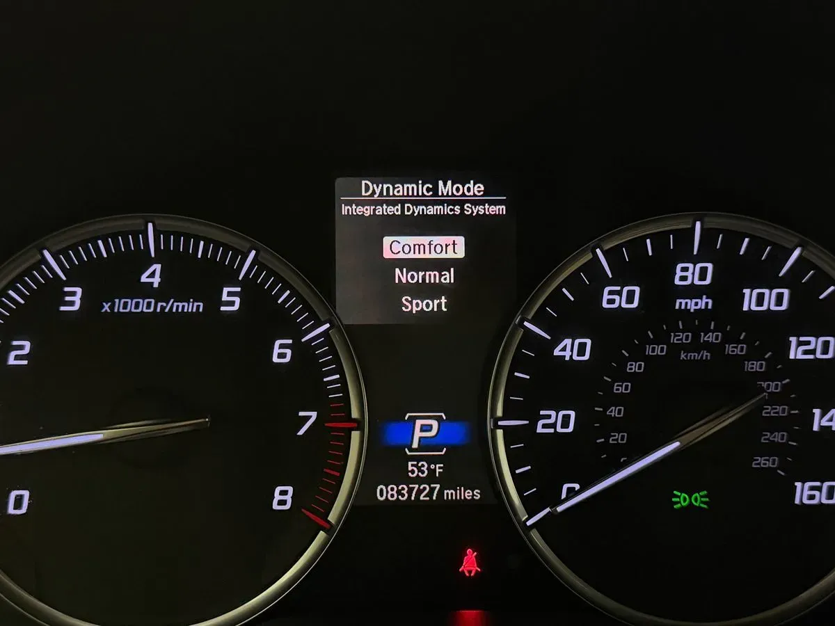 Acura MDX photo 11