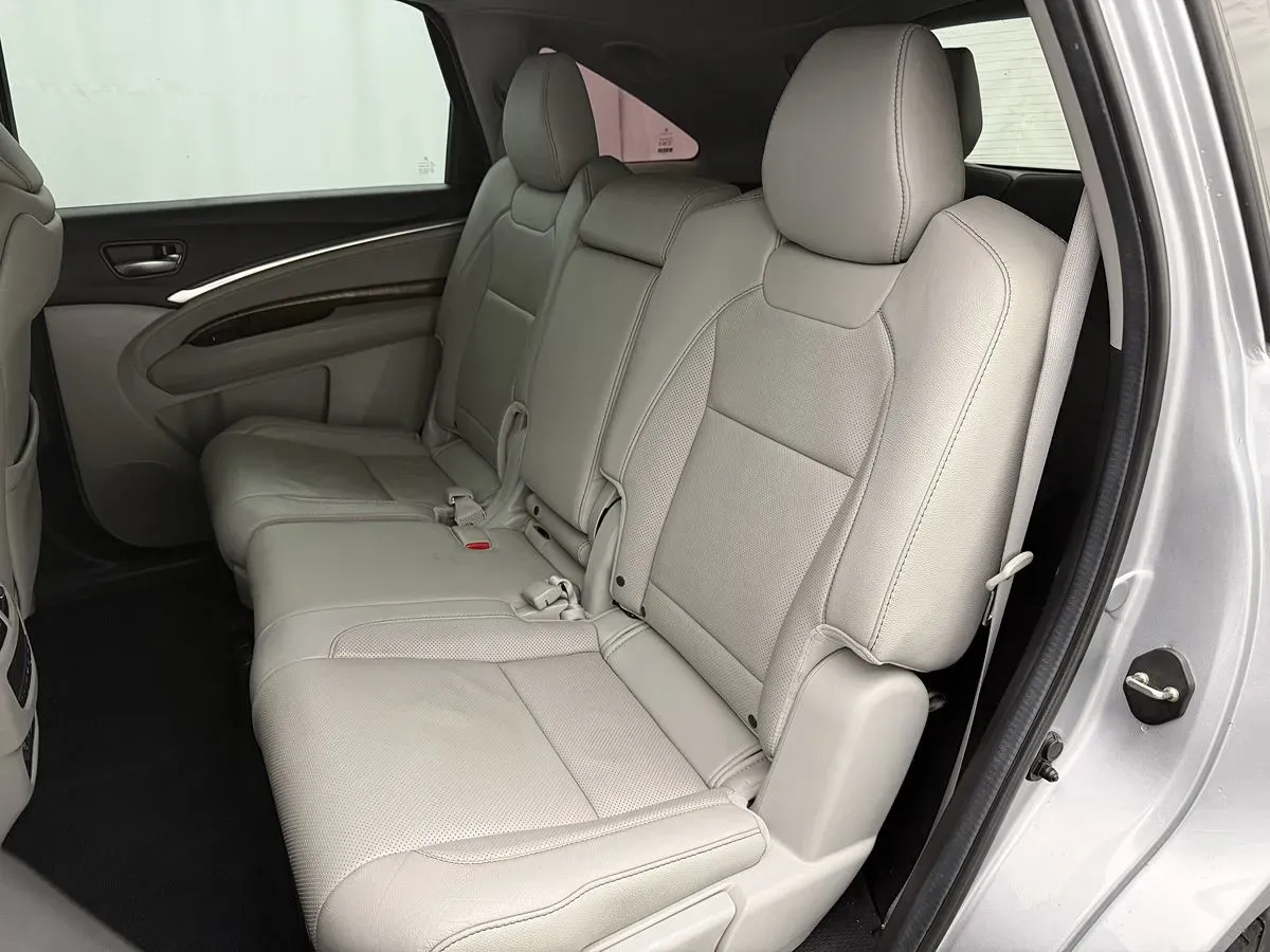Acura MDX photo 27