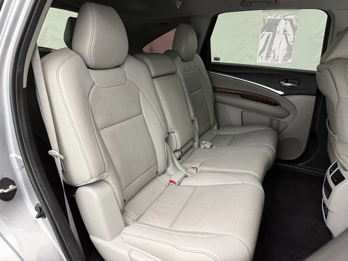Acura MDX photo 29