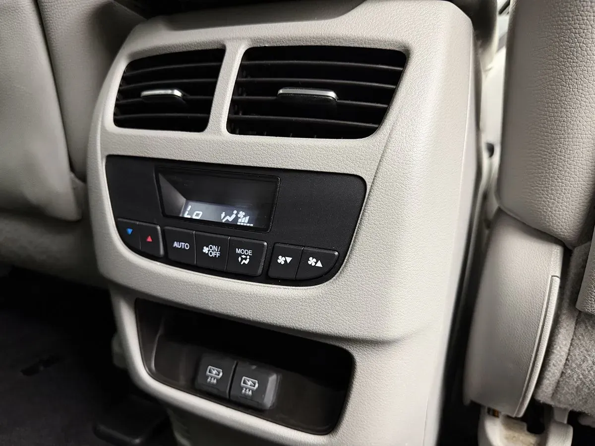 Acura MDX photo 28