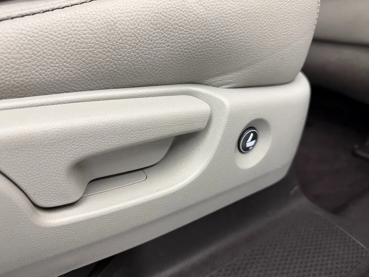 Acura MDX photo 30