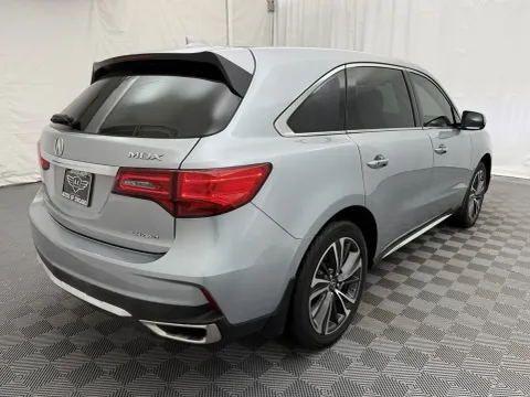 More photos of 2020 Acura MDX w/Technology Pkg at Autos of Chicago, IL