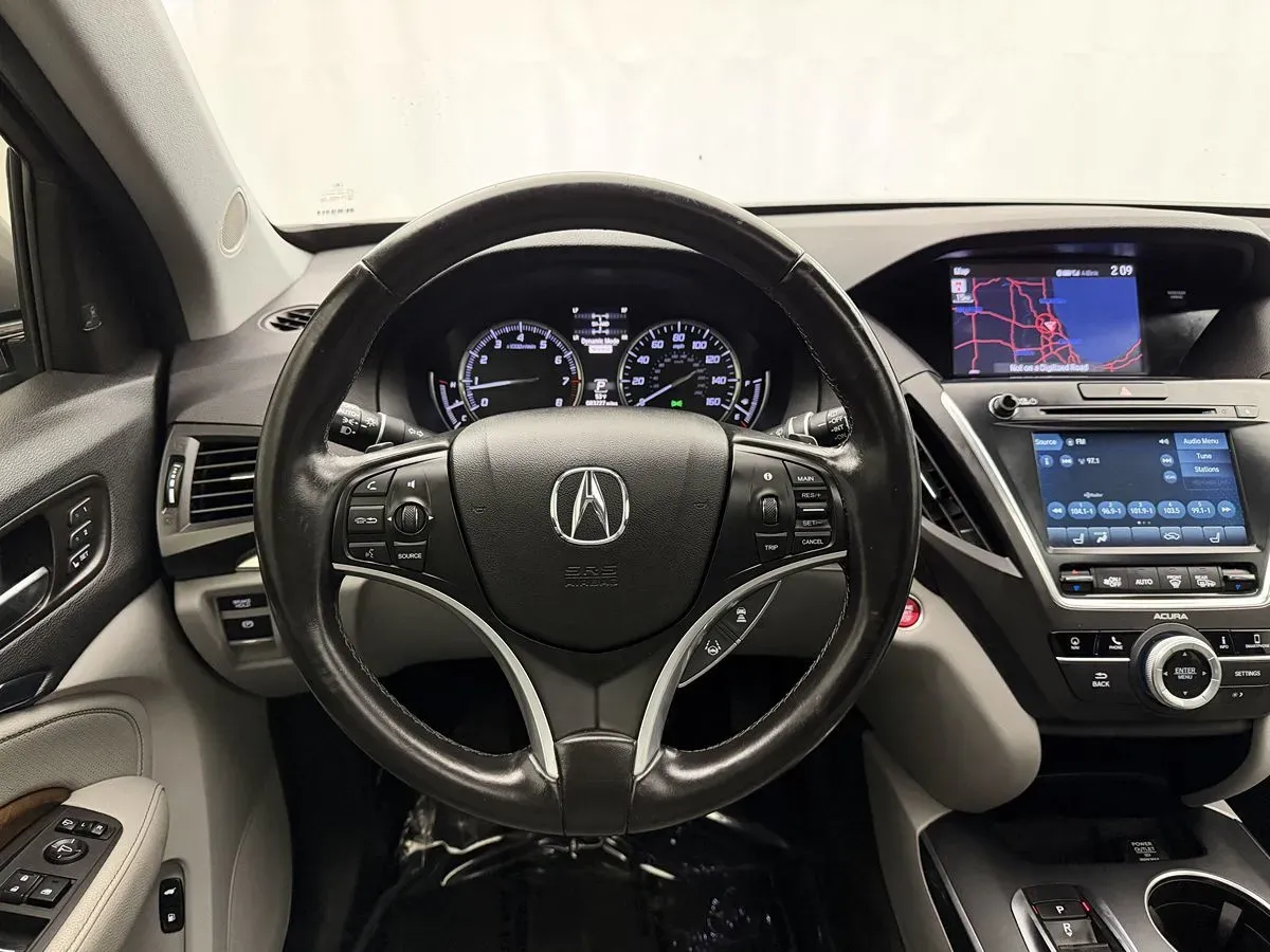 Acura MDX photo 10