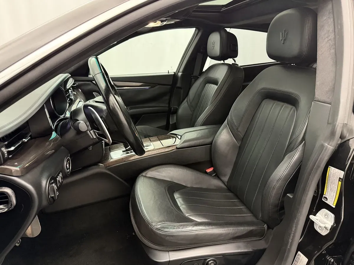 Maserati Quattroporte photo 10