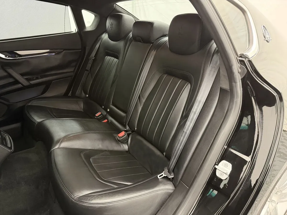Maserati Quattroporte photo 23