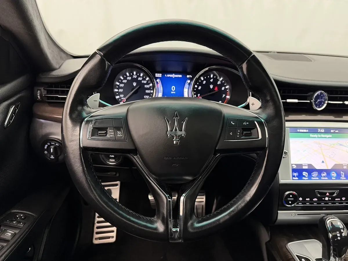 Maserati Quattroporte photo 11