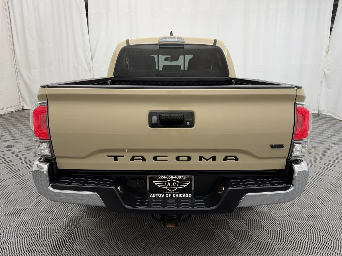 Toyota Tacoma photo 6