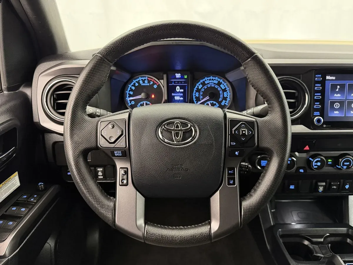 Toyota Tacoma photo 11