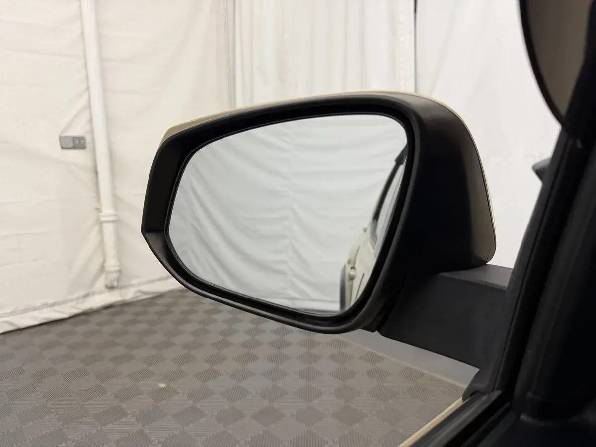Toyota Tacoma photo 16