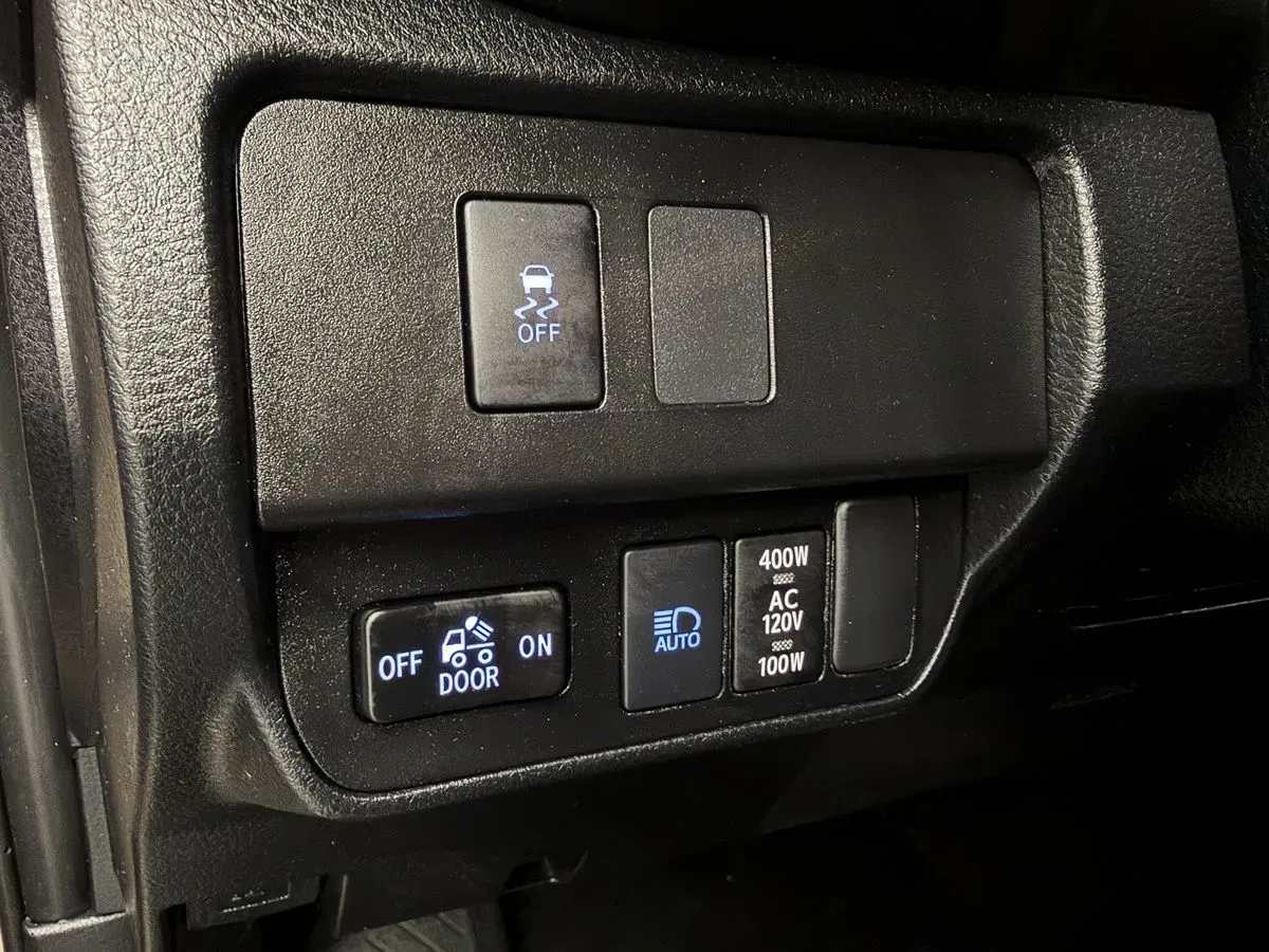 Toyota Tacoma photo 15