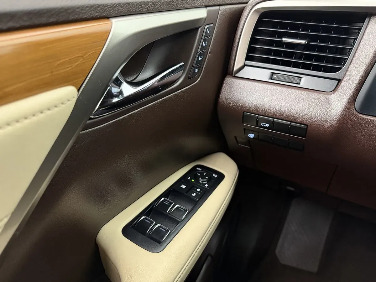 Lexus RX photo 15