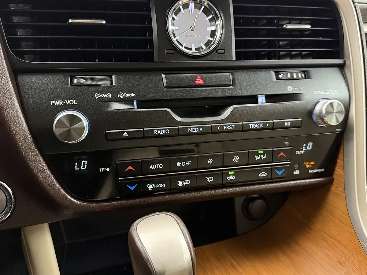 Lexus RX photo 22