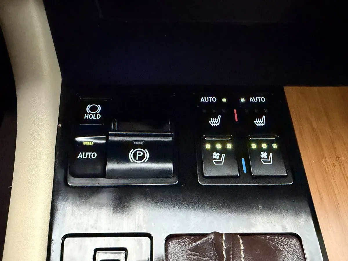 Lexus RX photo 24