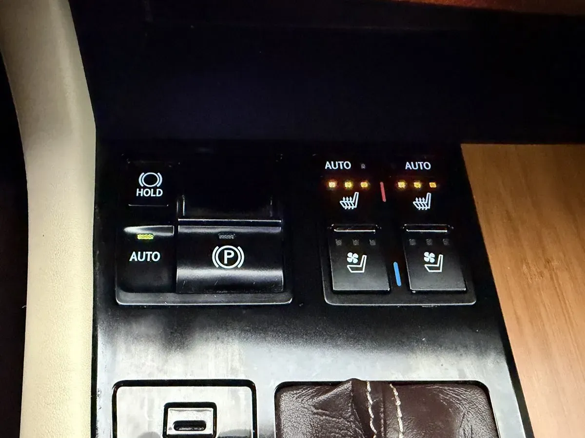Lexus RX photo 23