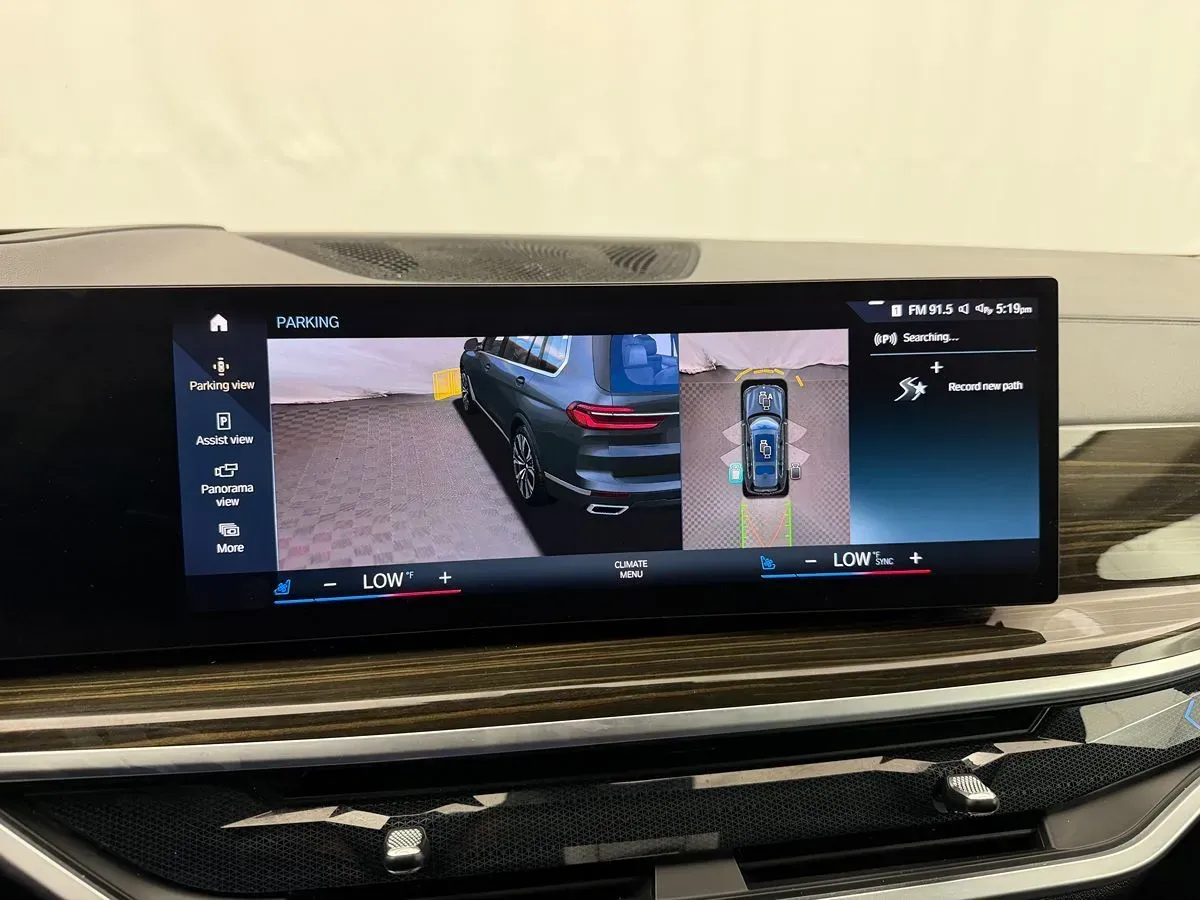 BMW X7 photo 36