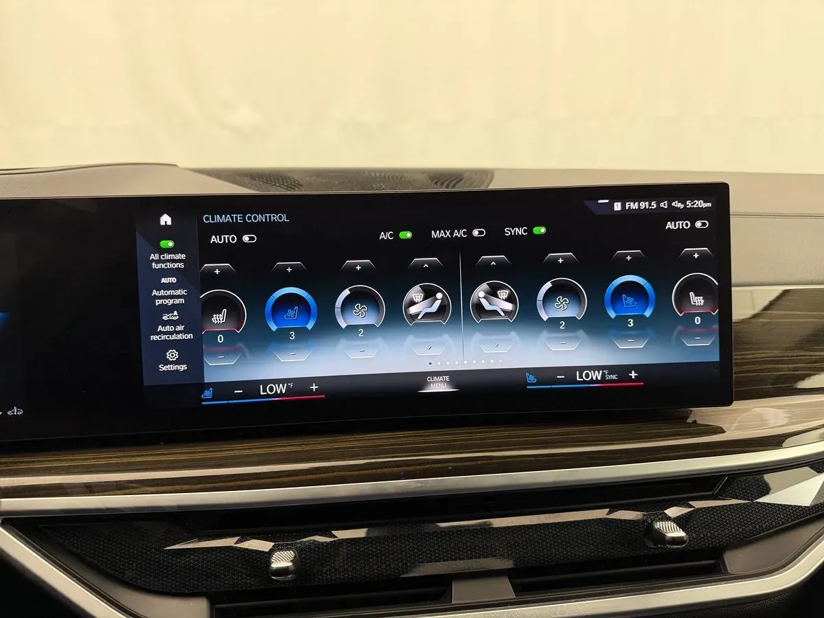 BMW X7 photo 44