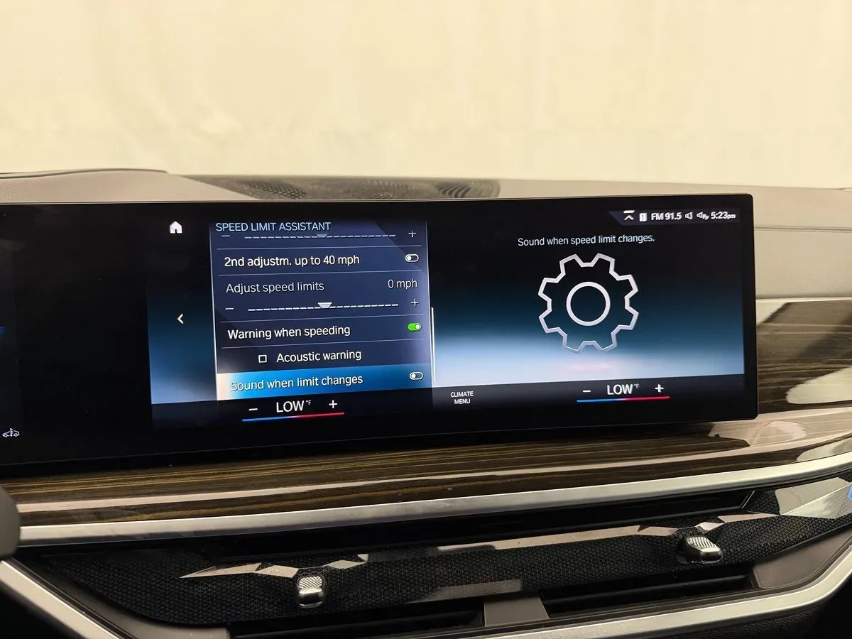 BMW X7 photo 32