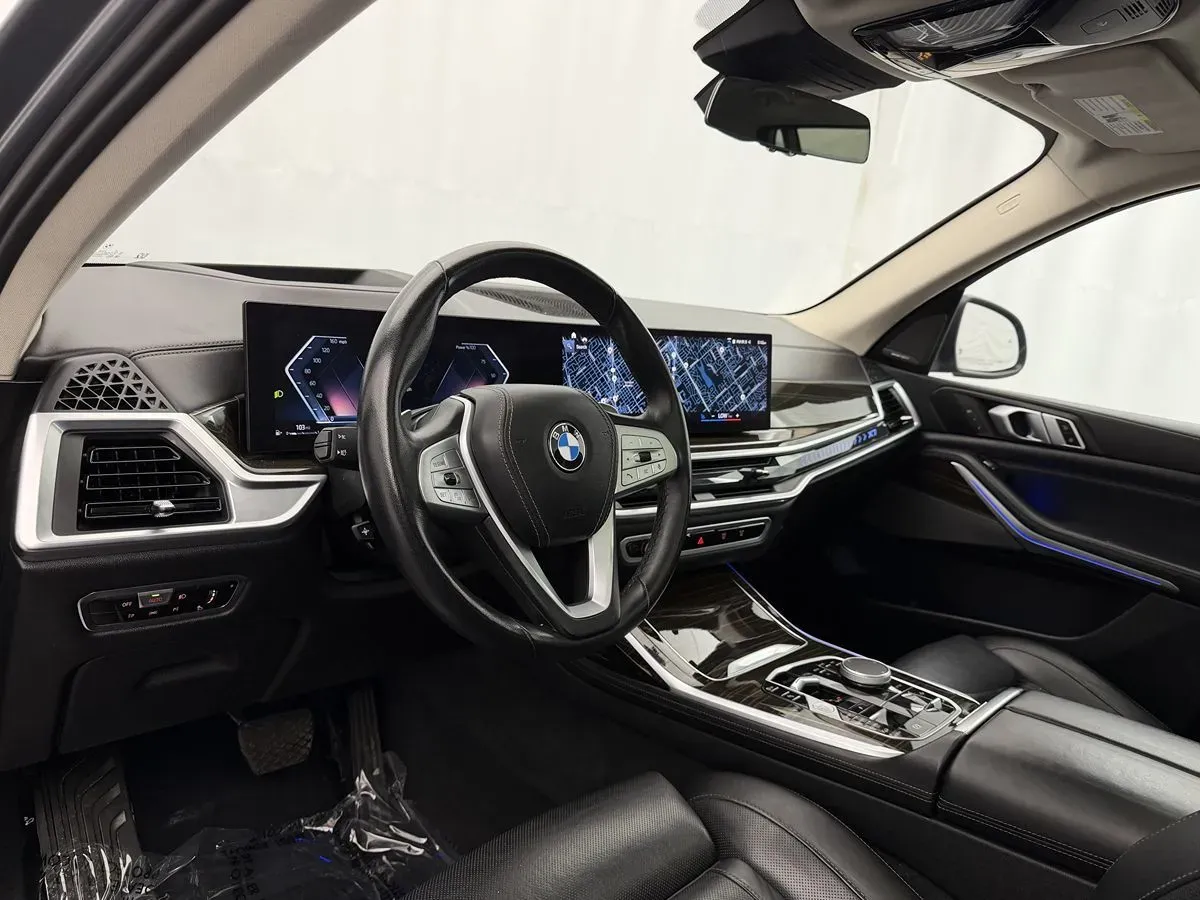 BMW X7 photo 8