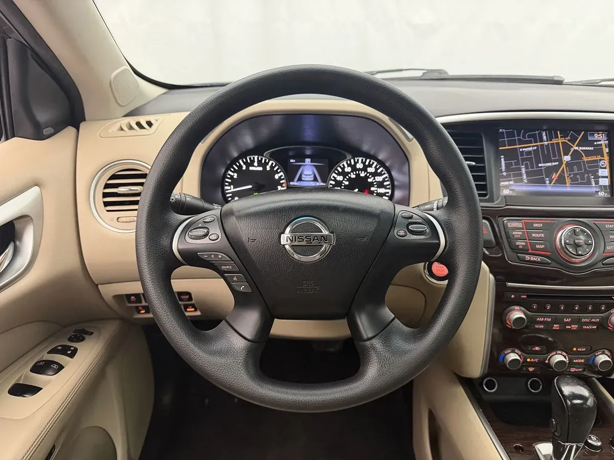 Nissan Pathfinder photo 11