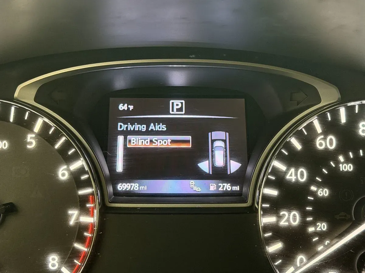 Nissan Pathfinder photo 12