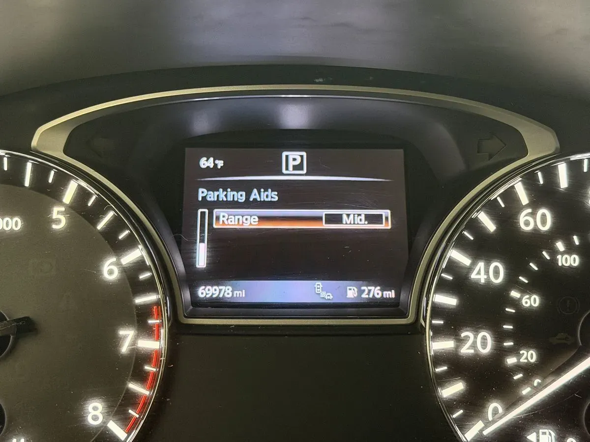 Nissan Pathfinder photo 14